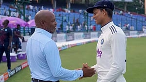 ক‍্যারিবিয়ান বোলারদের বাজেভাবে না মারতে জয়সওয়ালকে লারার ‘অনুরোধ’