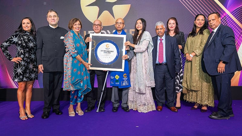 ব্রিটিশ কারি শিল্পে বাংলাদেশের জয়গান, সম্মাননা পেলেন আলী