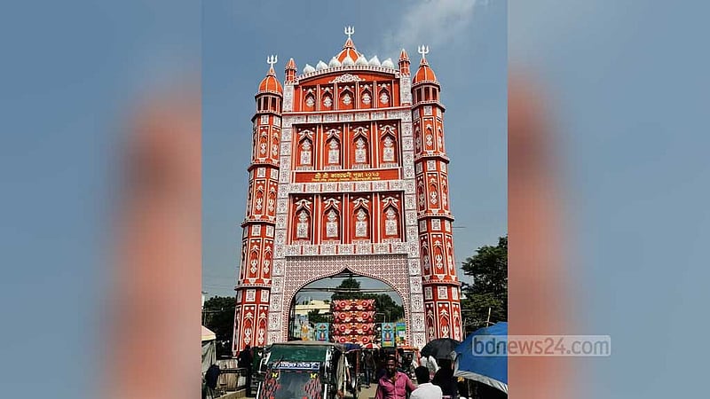 মাগুরায় ‘কাত্যায়নী পূজা’, ৯০ ফুট উচুঁ তোরণ দেখতে ভিড়