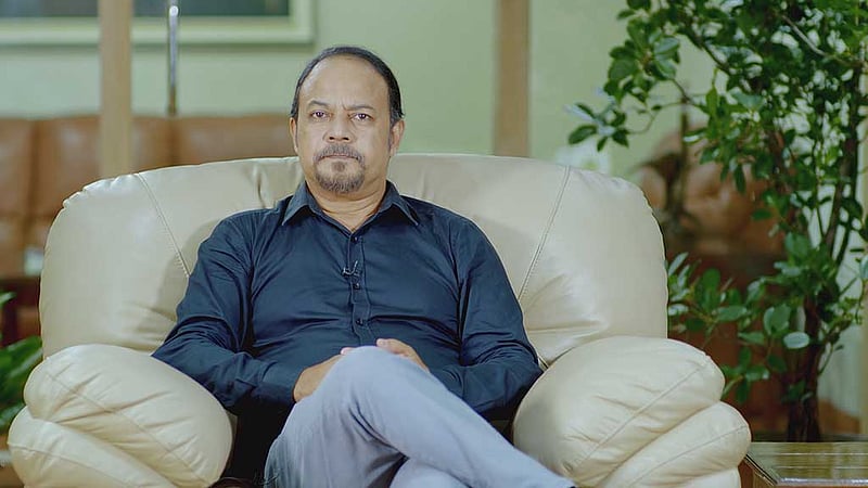 ‘মাইলসের’ গল্প শোনাবেন মানাম আহমেদ