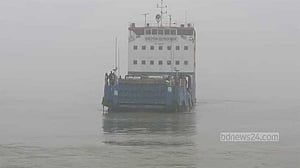 ঘন কুয়াশা: তিন ঘণ্টা পর পাটুরিয়া-দৌলতদিয়া নৌপথে ফেরি চালু
