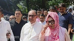 আব্বাস দম্পতি, রিজভীকে গাড়ি পোড়ানোর মামলা থেকে অব্যাহতি