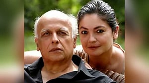 যেখানে মেয়ের কাছে কৃতজ্ঞ মহেশ ভাট