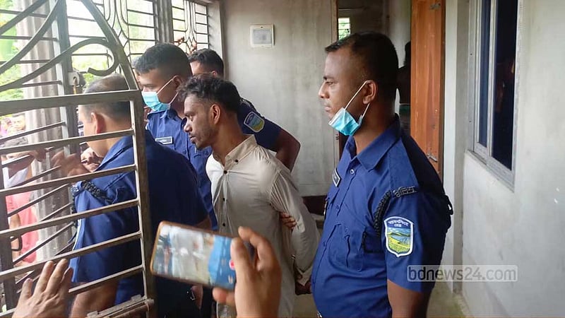 বাবা-মাকে হত্যার পর ঘরে লাশ পুঁতে রাখার অভিযোগে ছেলে আটক