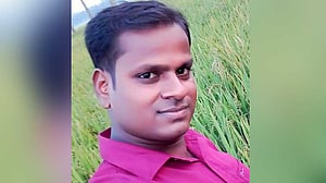 নওগাঁয় সড়কের পাশ থেকে যুবকের মরদেহ উদ্ধার