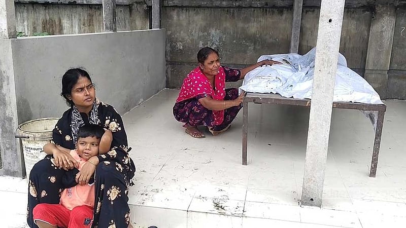 কাচপুর সেতুতে গাড়ির ধাক্কায় ২ ট্রাক চালক নিহত
