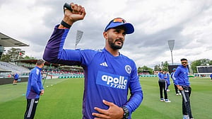 নিতিশের দলে ফেরায় আরও দেরি