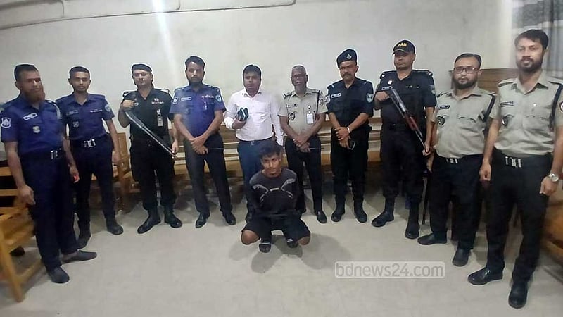 যাত্রীবাহী বাসে মাদক পাচার, ইয়াবাসহ সুপারভাইজার গ্রেপ্তার