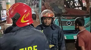 নোয়াখালীতে গ্যাস নেওয়ার সময় বাসের সিলিন্ডার বিস্ফোরণে আহত ৪