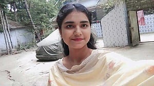 প্রেমিকের নানার বাড়ি থেকে কলেজছাত্রীর লাশ উদ্ধার, প্রেমিক গ্রেপ্তার
