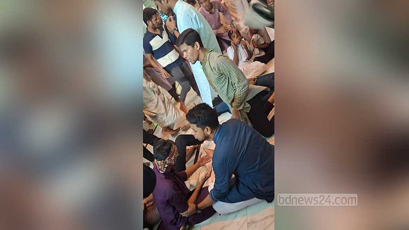 নোয়াখালীতে মসজিদে অনুষ্ঠান নিয়ে ছাত্রশিবির-যুবদলের সংঘর্ষ, আহত ৩০