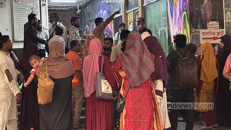 এনটিআরসিএ ভবনে তালা চাকরিপ্রত্যাশীদের
