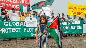 ফ্লোটিলার বহর আটকে দেওয়ায় ঢাকায় বিক্ষোভ