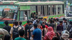মেট্রোরেল বন্ধে যানজট, ভোগান্তি