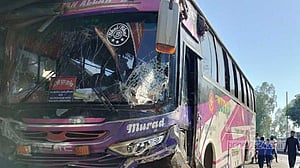 রংপুরে উল্টো পথে আসা বাসের চাপায় ইজিবাইক চালক নিহত