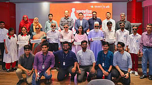 দৃষ্টি প্রতিবন্ধীদের ‘ক্ষমতায়নে’ রবির স্মার্ট ছড়ি বিতরণ