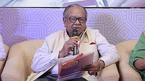 সাবেক স্বাস্থ্যমন্ত্রী রুহুল হকের ৫৬ ব্যাংক হিসাব অবরুদ্ধ