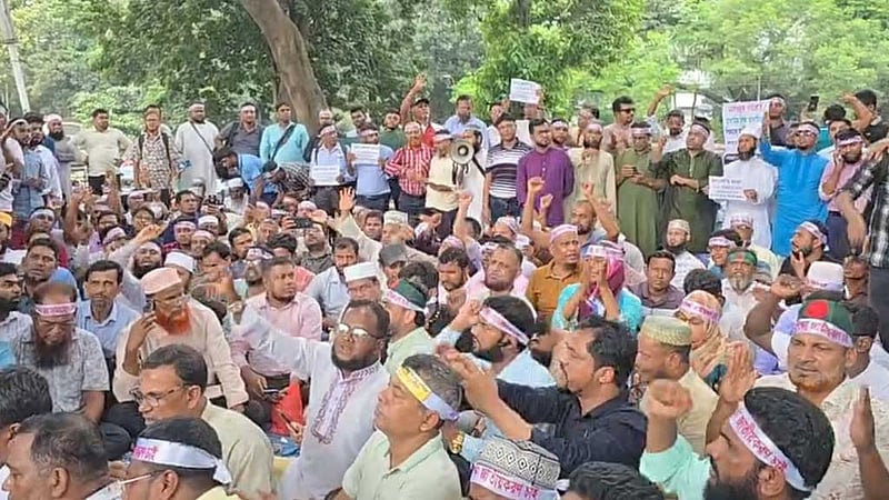 শিক্ষাপ্রতিষ্ঠানে ‘আন্দোলন-সংগ্রাম’: শিক্ষার মান কি ভেস্তে যাচ্ছে?