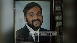 সম্রাটের খ্যাতিমান হওয়া উচিত ছিল: আদালতের পর্যবেক্ষণ