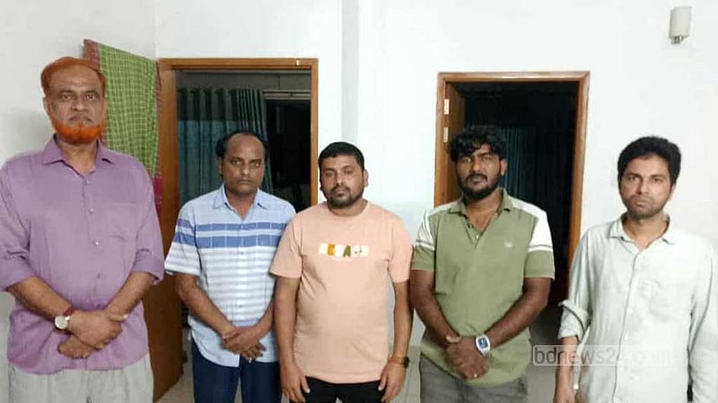 ধামরাইয়ে সাবেক চেয়ারম্যানসহ আওয়ামী লীগের ৫ নেতা গ্রেপ্তার