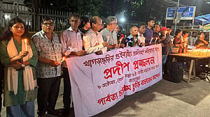 গুইমারায় নিহতদের স্মরণে শাহবাগে প্রদীপ প্রজ্বালন, তদন্ত ও ক্ষতিপূরণ দাবি