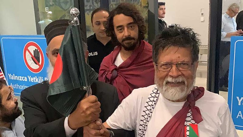 শহিদুল আলম দেশে ফিরছেন শনিবার সকালে
