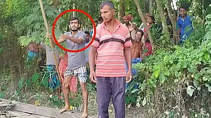 ইলিশ রক্ষার অভিযানে শরীয়তপুরে এসিল্যান্ড-মৎস্য কর্মকর্তার ওপর হামলাচেষ্টা