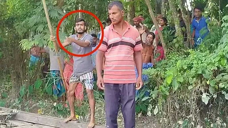ইলিশ রক্ষার অভিযানে শরীয়তপুরে এসিল্যান্ড-মৎস্য কর্মকর্তার ওপর হামলাচেষ্টা