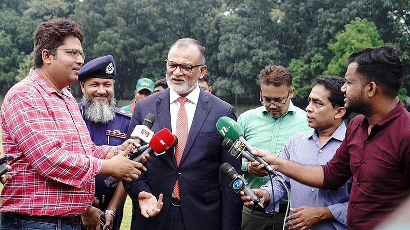 শাহজালালে আগুনের তদন্ত প্রতিবেদন শিগগির: উপদেষ্টা