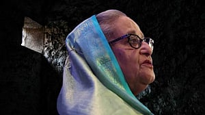 গুমের অভিযোগ আমলে, শেখ হাসিনার বিরুদ্ধে গ্রেপ্তারি পরোয়ানা