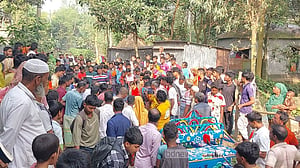 সিরাজগঞ্জে বাড়ির পাশের রাস্তা থেকে প্রবাস ফেরত যুবকের লাশ উদ্ধার