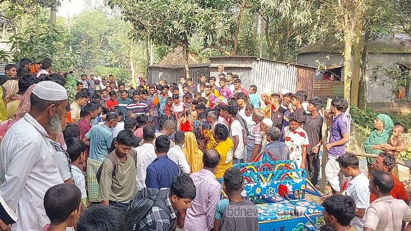 সিরাজগঞ্জে বাড়ির পাশের রাস্তা থেকে প্রবাস ফেরত যুবকের লাশ উদ্ধার
