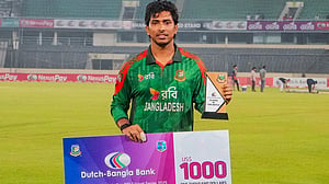 যে কারণে না খেলেই বাদ সৌম্য