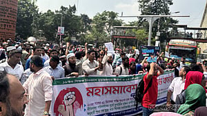 শিক্ষক নিয়োগ: টানা দ্বিতীয় দিনের মত রাজপথে প্রার্থীরা