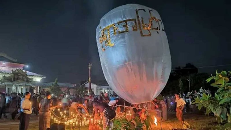 মিয়ানমারে বৌদ্ধ উৎসবে প্যারাগ্লাইডার থেকে ফেলা বোমায় নিহত অন্তত ২৪