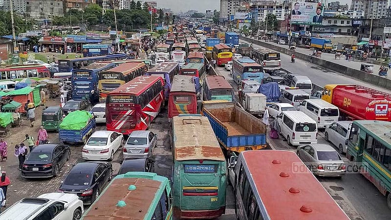 পূজার ছুটিতে ঘরমুখো মানুষ, যানজটে ভোগান্তি