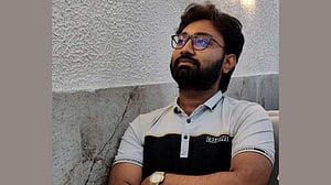 ভবনের সিঁড়িতে পড়ে ছিল জগন্নাথের ছাত্রদল নেতার রক্তাক্ত লাশ