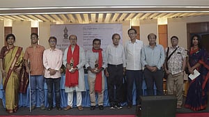 ‘আবু খালেদ পাঠান সাহিত্য পুরস্কার’ পেলেন কামরুল হাসান ও গোলাম শফিক