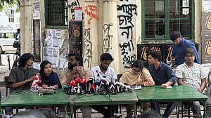 ডাকসু: রিটকারীকে ‘গণধর্ষণের হুমকিদাতা’ শিবিরের সঙ্গে জড়িত, দাবি কাদেরের