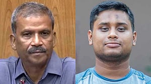 আসিফ নজরুলের ৫ বছর আগের পোস্ট শেয়ার হাসনাতের, লিখলেন ‘আচ্ছা’, এরপর ভাইরাল