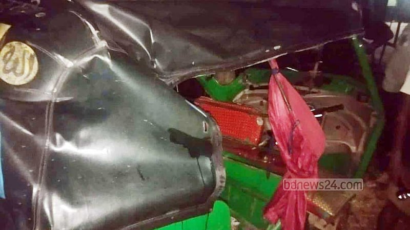 বগুড়ায় অটোরিকশায় ধাক্কা ট্রাকের, মা-মেয়ে নিহত