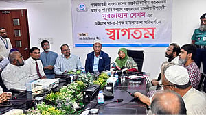 মেডিকেল শিক্ষাপ্রতিষ্ঠান ‘মানসম্মত না হলে’ ভর্তি বন্ধ: স্বাস্থ্য উপদেষ্টা