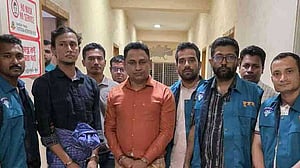 ‘ঘুষের ফাঁদ’: চট্টগ্রামে দুদকের হাতে আটক শুল্ক কর্মকর্তা