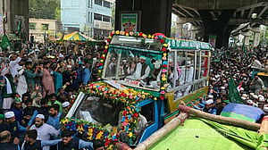 চট্টগ্রামে ঈদে মিলাদুন্নবীর শোভাযাত্রায় মানুষের ঢল