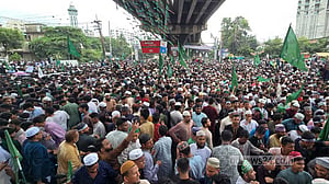 ঈদে মিলাদুন্নবী: চট্টগ্রামে জশনে জুলুসে ‘গরমে অসুস্থ’ হয়ে একজনের মৃত্যু