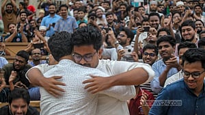 ডাকসুতে জয়ে বিজয় মিছিল নয়, দোয়া ও জিয়ারতের কর্মসূচি শিবিরের