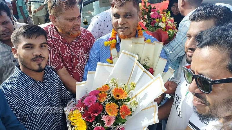 চার বছর পর সিইসির ভাই হলেন ইউপি চেয়ারম্যান, ‘প্রভাব খাটানোর’ অভিযোগ
