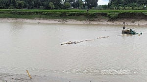 কক্সবাজারের বাঁকখালী নদীতে ভেসে এসেছে নারীর লাশ