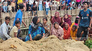 বিক্ষোভের মুখে বন্ধ কক্সবাজারের বাঁকখালী তীরের উচ্ছেদ অভিযান