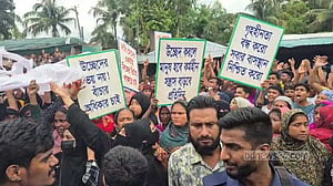 কক্সবাজারে ‘জলবায়ু উদ্বাস্তুদের’ তালিকা করতে গিয়ে বাধার মুখে প্রশাসন